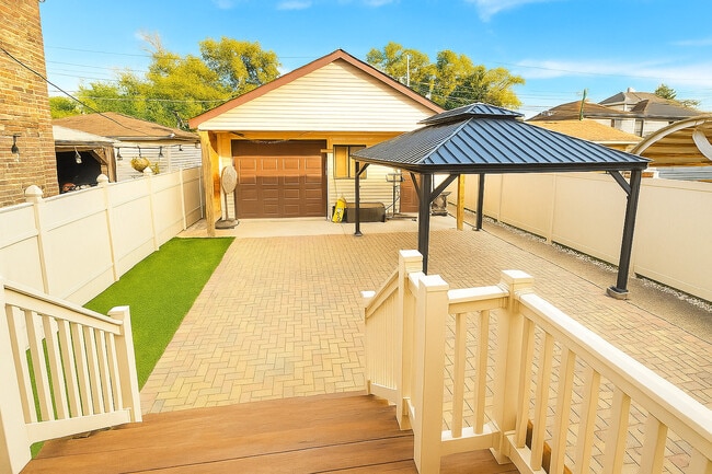 Building Photo - 5155 S Mobile Ave