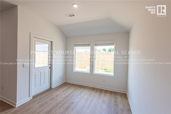 Building Photo - 420 Raegan St