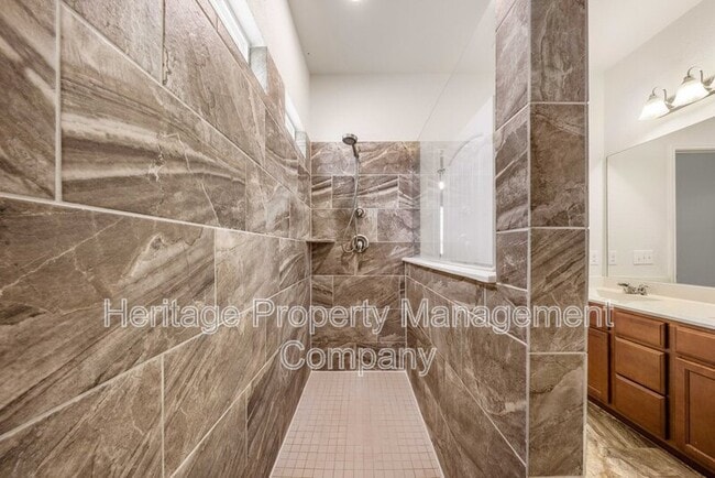 Building Photo - 7347 Bluebonnet Bay