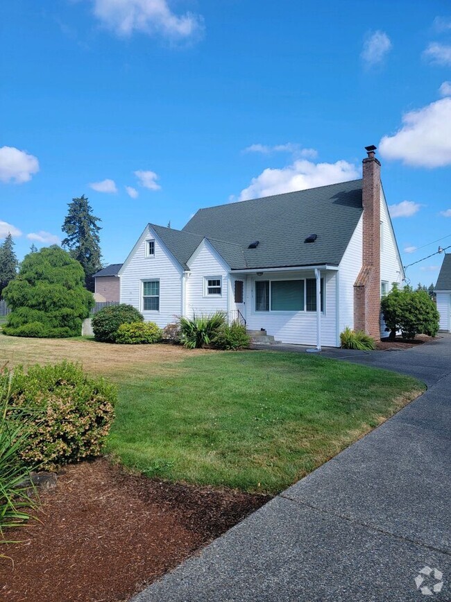 Building Photo - Spanaway 3 bedroom Craftsman w/ 2+ car garage