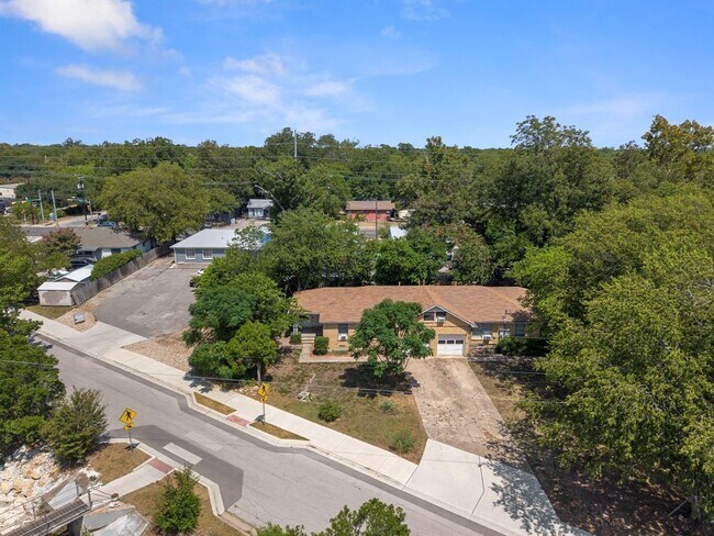 Building Photo - 1520 Ullrich Ave