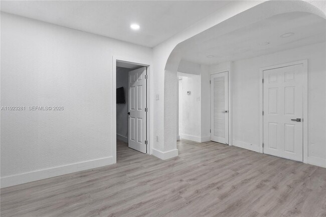 Building Photo - 4030 NW 1st Ave