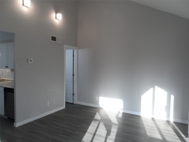 Building Photo - 12900 Walden Rd