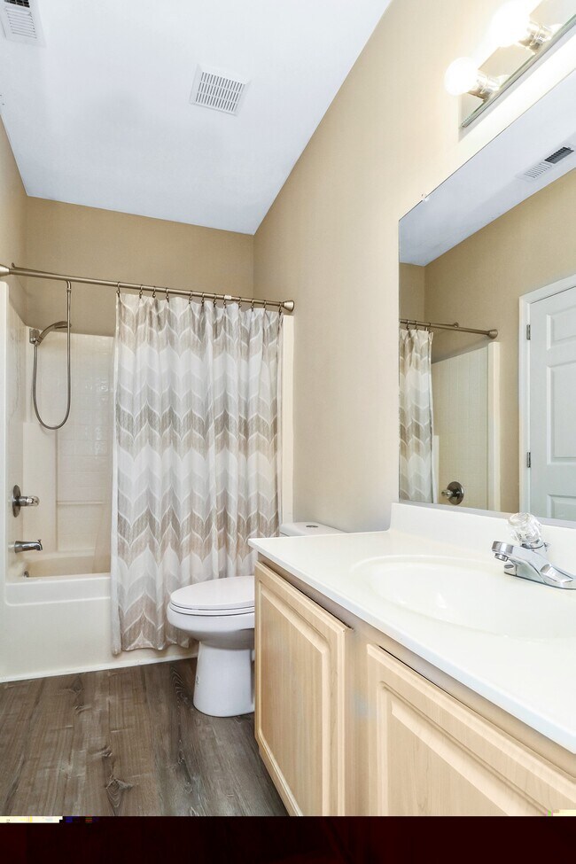 Building Photo - 5304 Summer Crescent