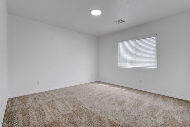 Building Photo - 6027 Gordon Creek Ave