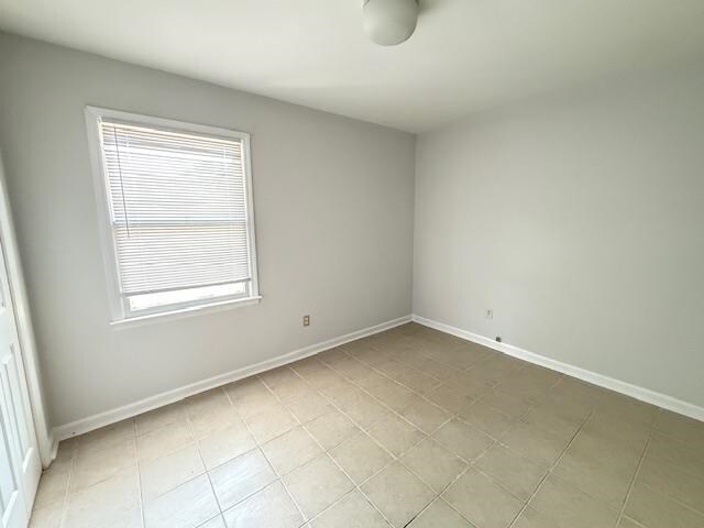 Building Photo - 4047 Fairway Dr