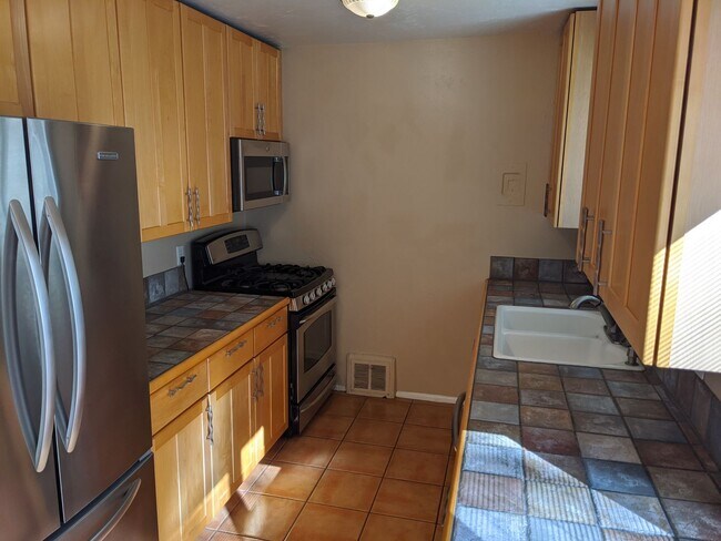 Building Photo - Stunning Ranch Home - Amazing Location - Backs up to Cherry Creek Trail