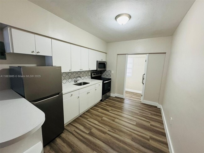 Building Photo - 2960 W Flagler St