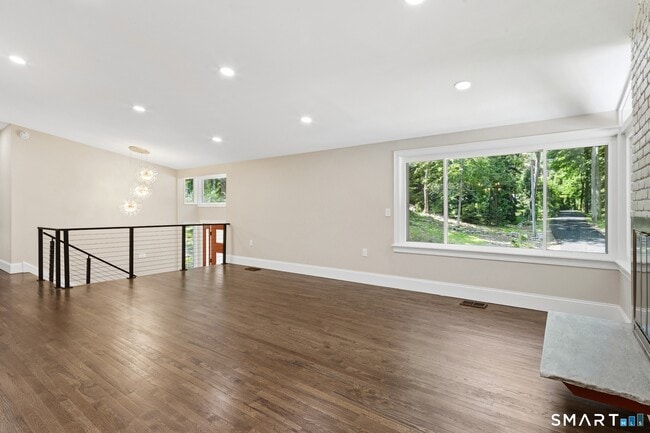 Building Photo - 17 Nutmeg Dr
