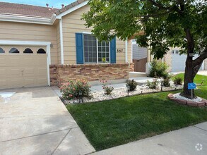 Building Photo - 3 Bedroom 2 Bathroom Ranch Style Home!