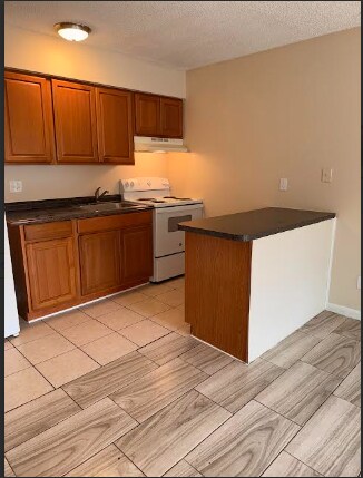 Building Photo - 5130 SE 29th St