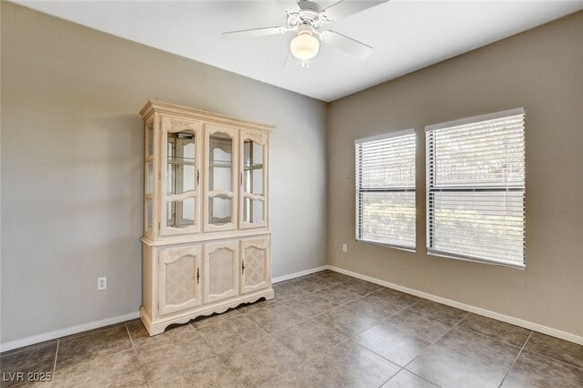 Building Photo - 8250 N Grand Canyon Dr