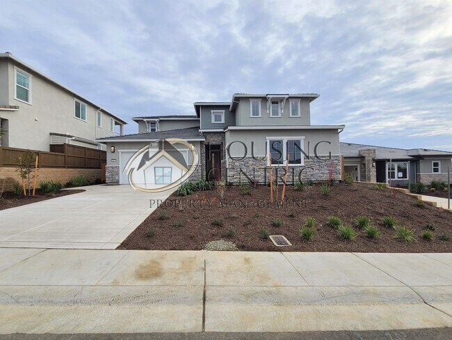 Building Photo - 8067 Grant Dr