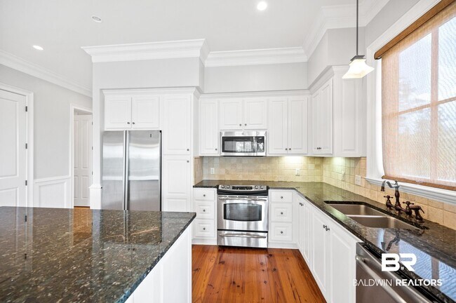 Building Photo - 32511 Water View Dr E