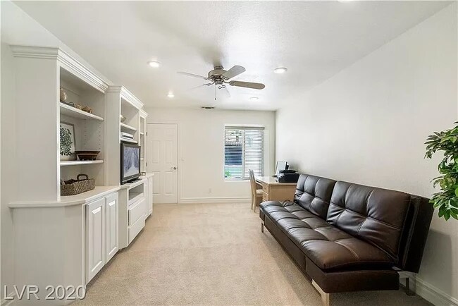 Building Photo - 7777 Willow Cove Cir