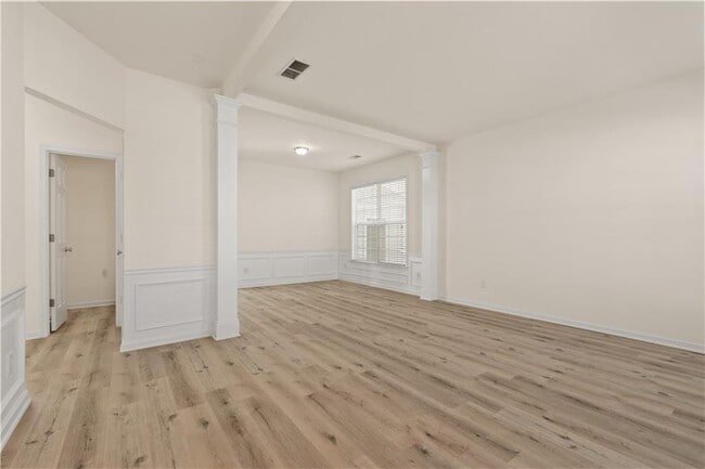 Building Photo - 915 Wendlebury Ct