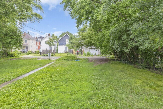 Building Photo - 47-53 S Burgess Ave