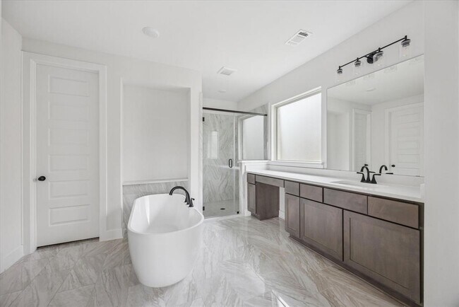 Building Photo - 119 Bottlebrush Cv