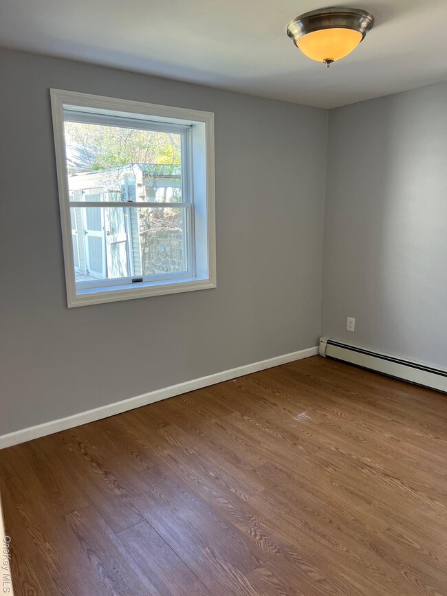 Building Photo - 26 Laurel Hill Rd