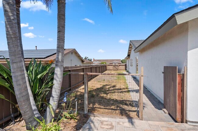 Building Photo - 5765 Bounty St