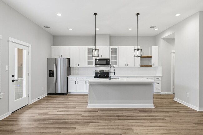 Building Photo - 413 Stonework Garden Ln