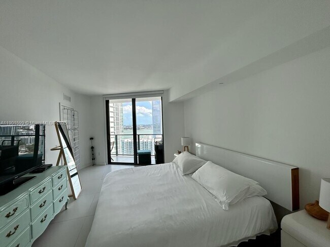 Building Photo - 501 NE 31st St