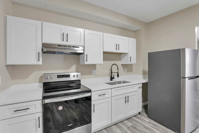 Building Photo - 216 W Park Ave