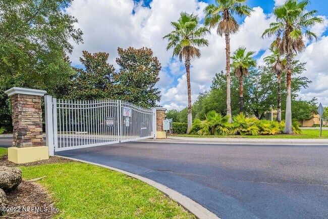 Building Photo - 13808 Herons Landing Way