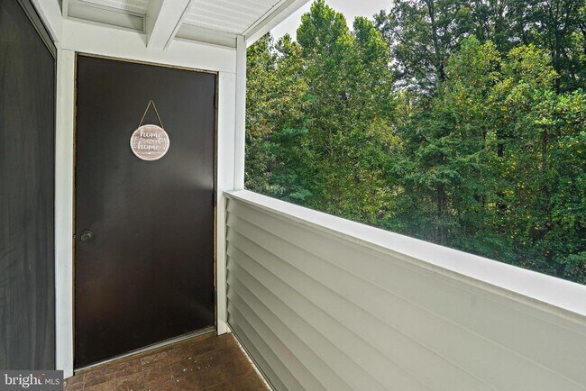 Building Photo - 1605 Carriage House Terrace