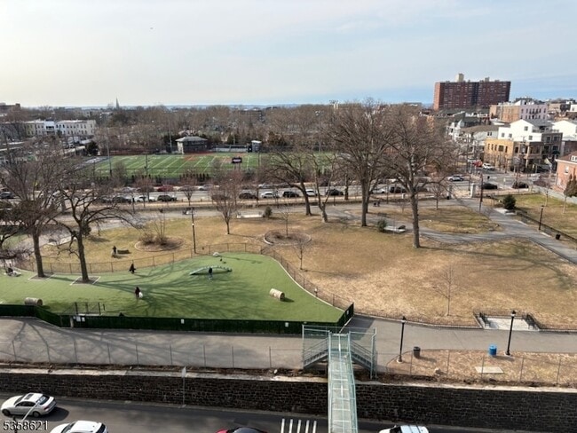 Building Photo - 100 Manhattan Ave