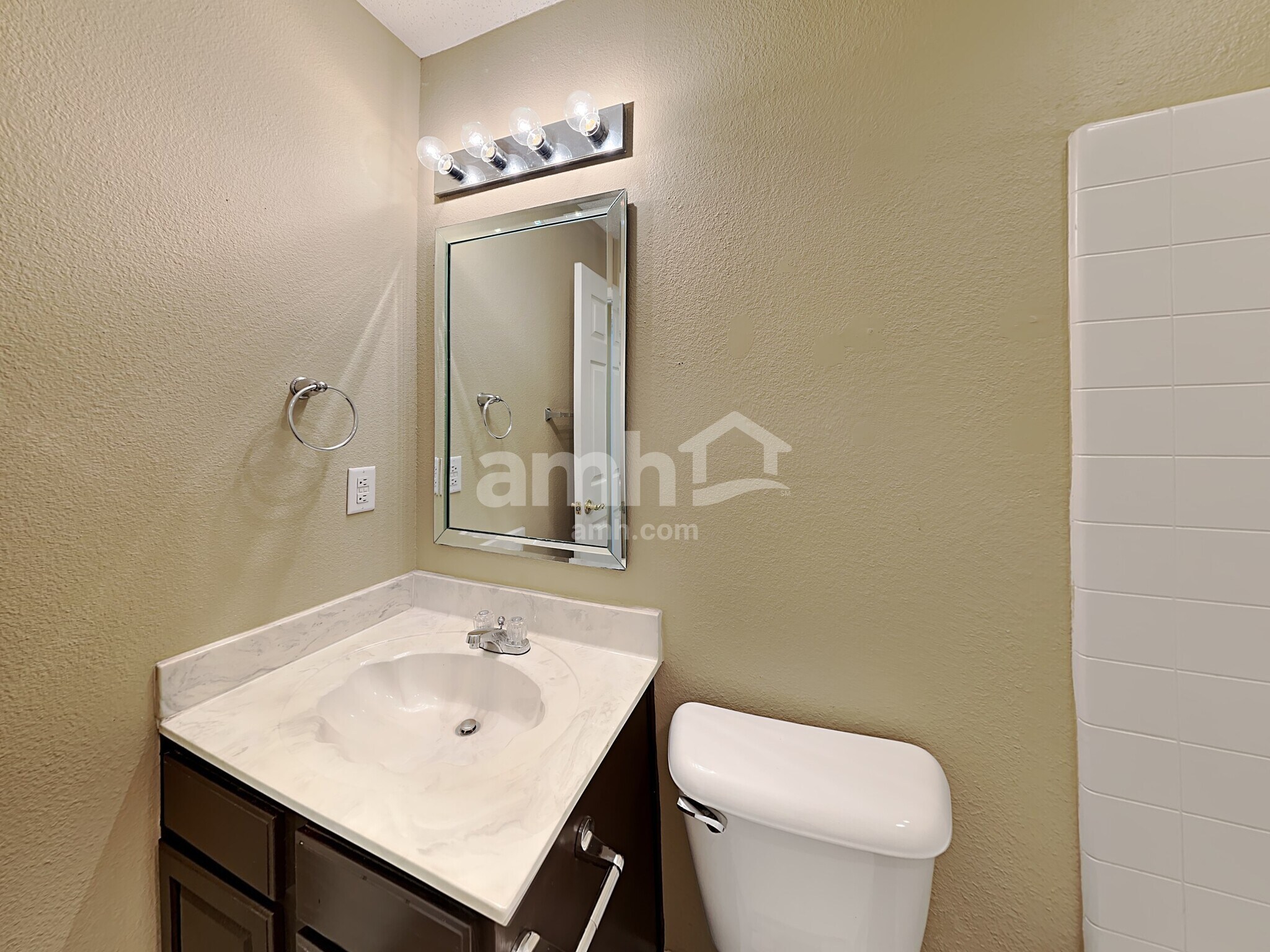 Building Photo - 5973 Redcliff North Ln
