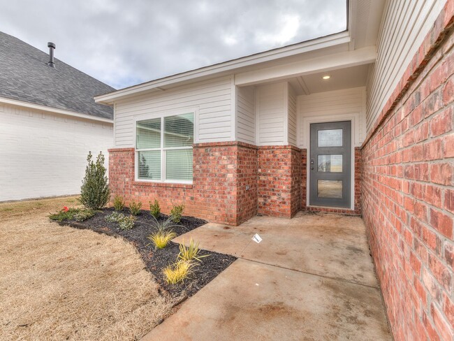 Building Photo - Beautiful New Construction Home in Edmond