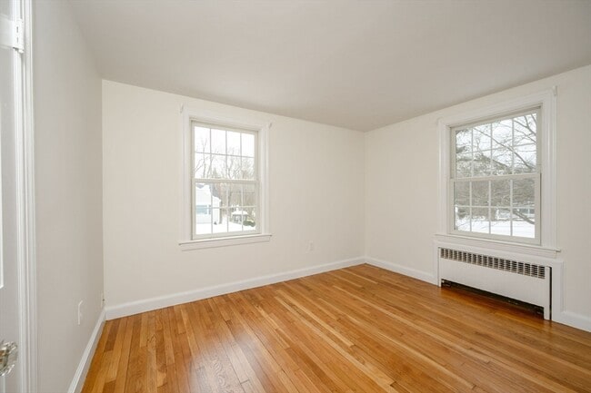 Building Photo - 25 Bayberry Ln