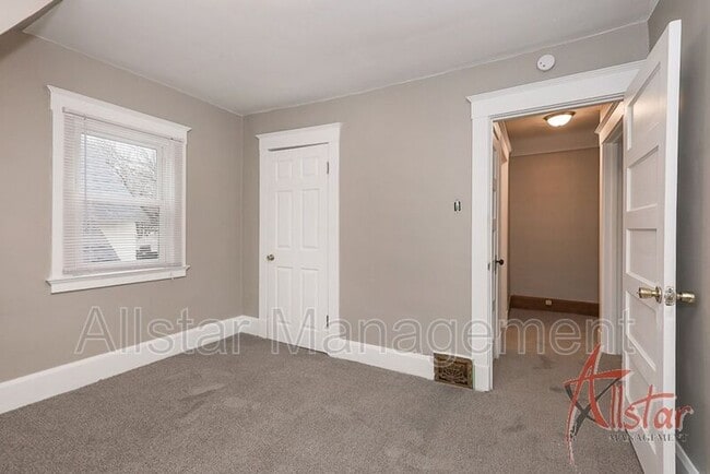Building Photo - 542 Lindell St