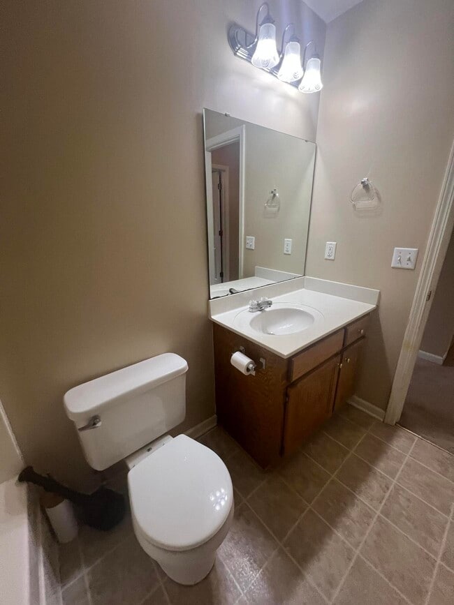 Building Photo - 4460 Maxie St