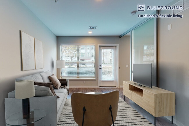 Primary Photo - 79 Alexander St