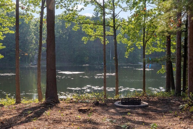 Building Photo - Tranquil Waters - Furnished Monthly Rental