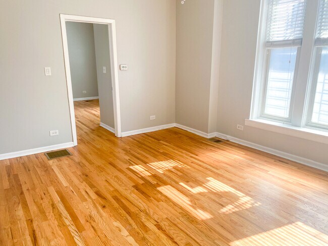 Building Photo - 1514 N Honore St