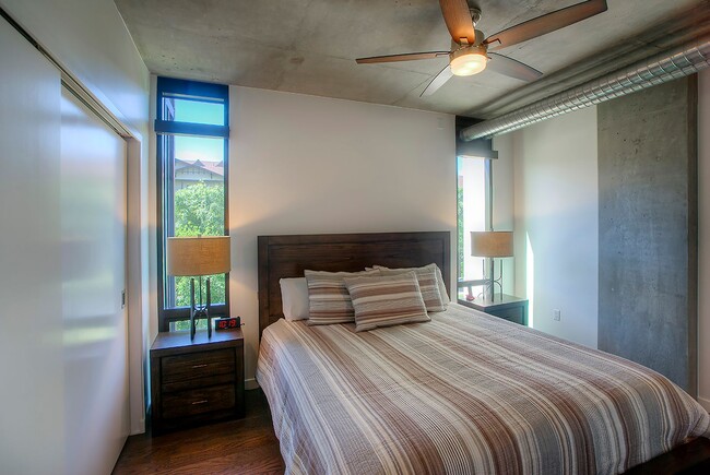 Building Photo - Highrise 1 Bedroom at Portland on the Park