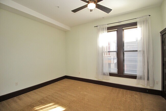 Building Photo - 1634 NW Everett St