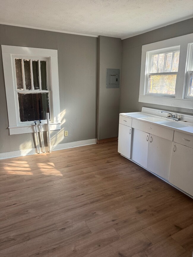 Building Photo - 2931 Gurnee Ave