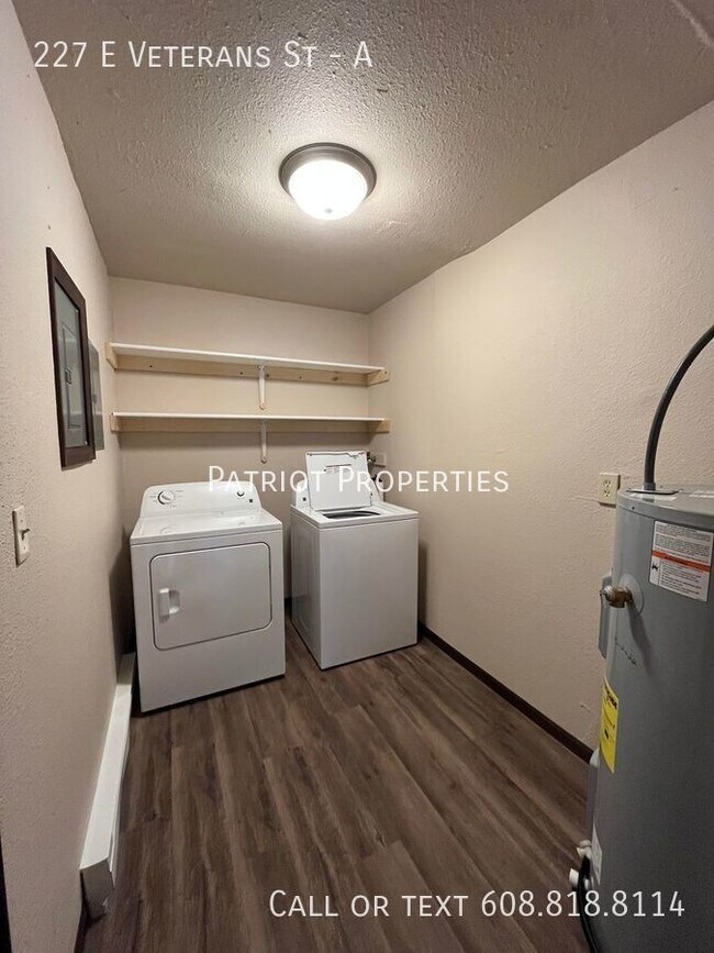 Building Photo - 2 bedroom/ 1 bath apartment in Tomah, WI