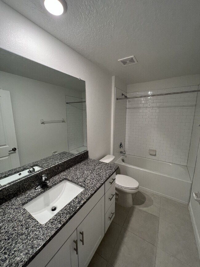 Building Photo - 12767 Weston Oaks Ln