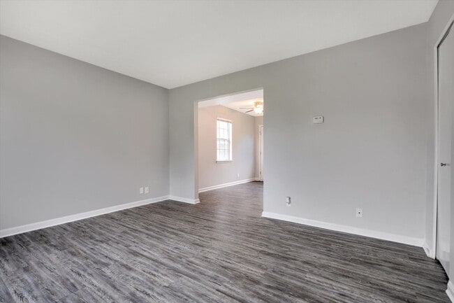 Building Photo - Two bedroom townhome, bath and half washer...