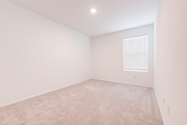 Building Photo - 1496 Twilight Grn Dr