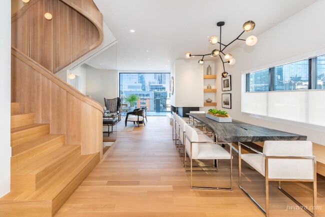 Building Photo - 17 Guy Pl