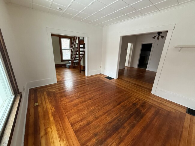 Building Photo - 1/2 OFF 1st MONTH'S RENT - Cozy Home w/ La...