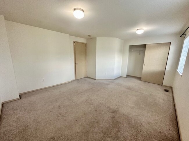 Building Photo - Roomy 4-Bedroom Home in Quiet Panther Lake Location