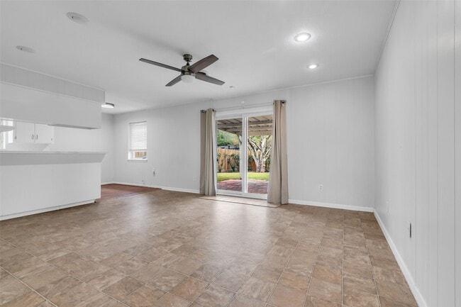 Building Photo - 8821 Dunlap St