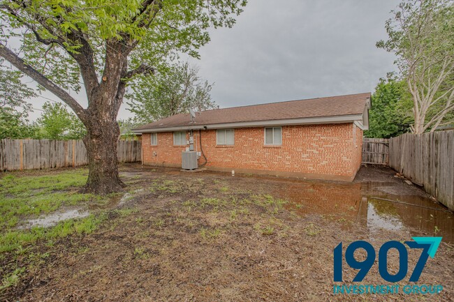 Building Photo - 809 Arnold Ave